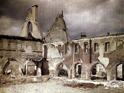 Cloître du Couvent des Cordeliers, Reims, Marne, France, 1917 - Fernand Cuville